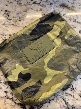 ALOHA Collection Green Camo Wristlet Clutch